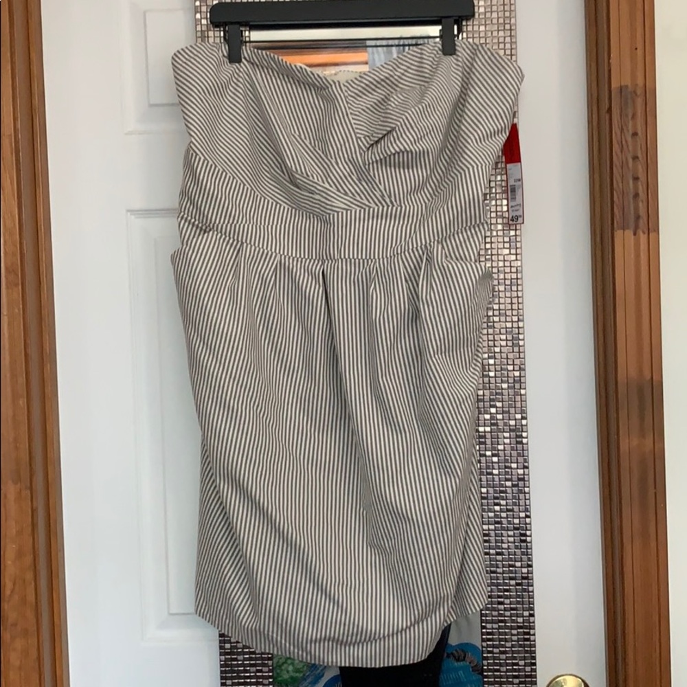 Brand new strapless dress with pockets